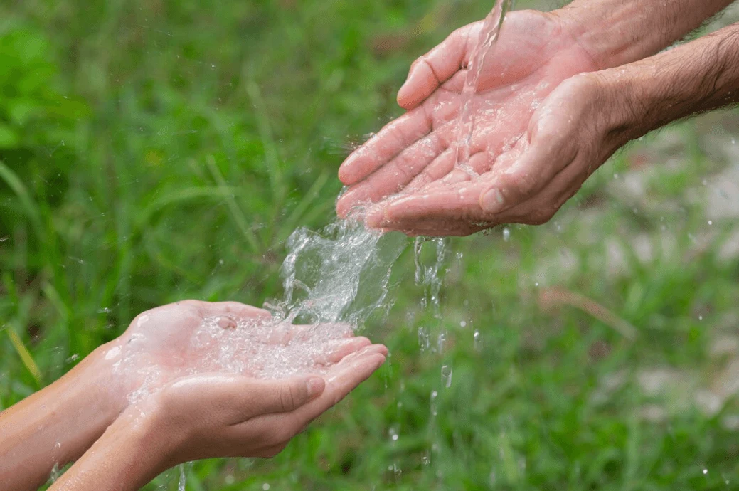 tanque de agua en campo